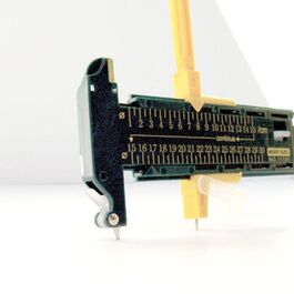 CUTTER PARA CÍRCULOS HASTA 30MM CON 5 CUCHILLAS DE RECAMBIO.