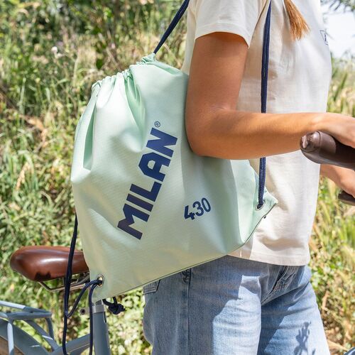 BOLSA MOCHILA DE TIRAS COLECCIÓN 430 SINCE 1918. VERDE. MILÁN.